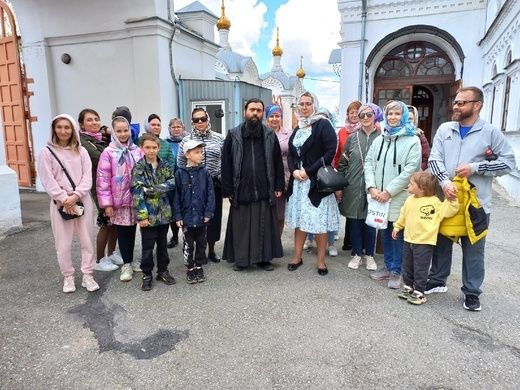 Экскурсия Свято-Троицкий Стефанов мужской монастырь. Пешеходная экскурсия.